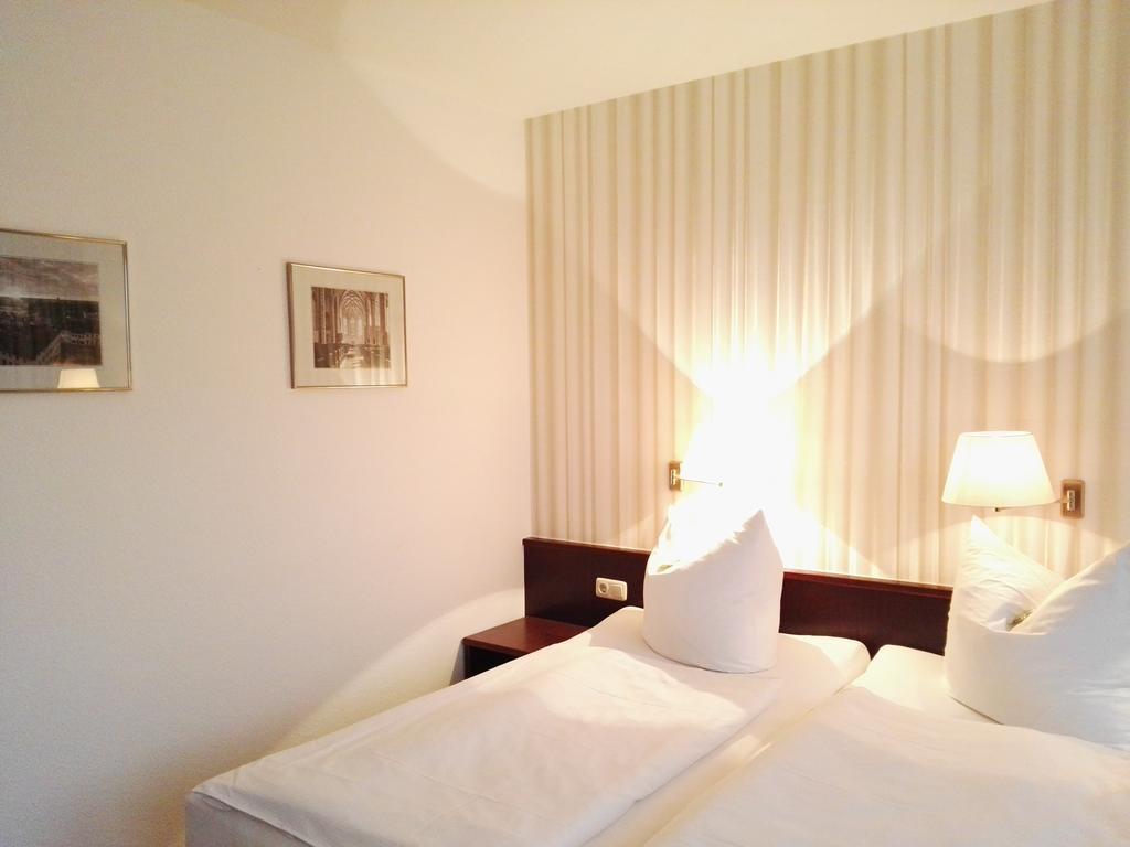Hotel Anhalt Koethen  Dış mekan fotoğraf